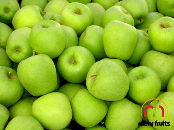 Widespread Sale of Sour Apple Fruit