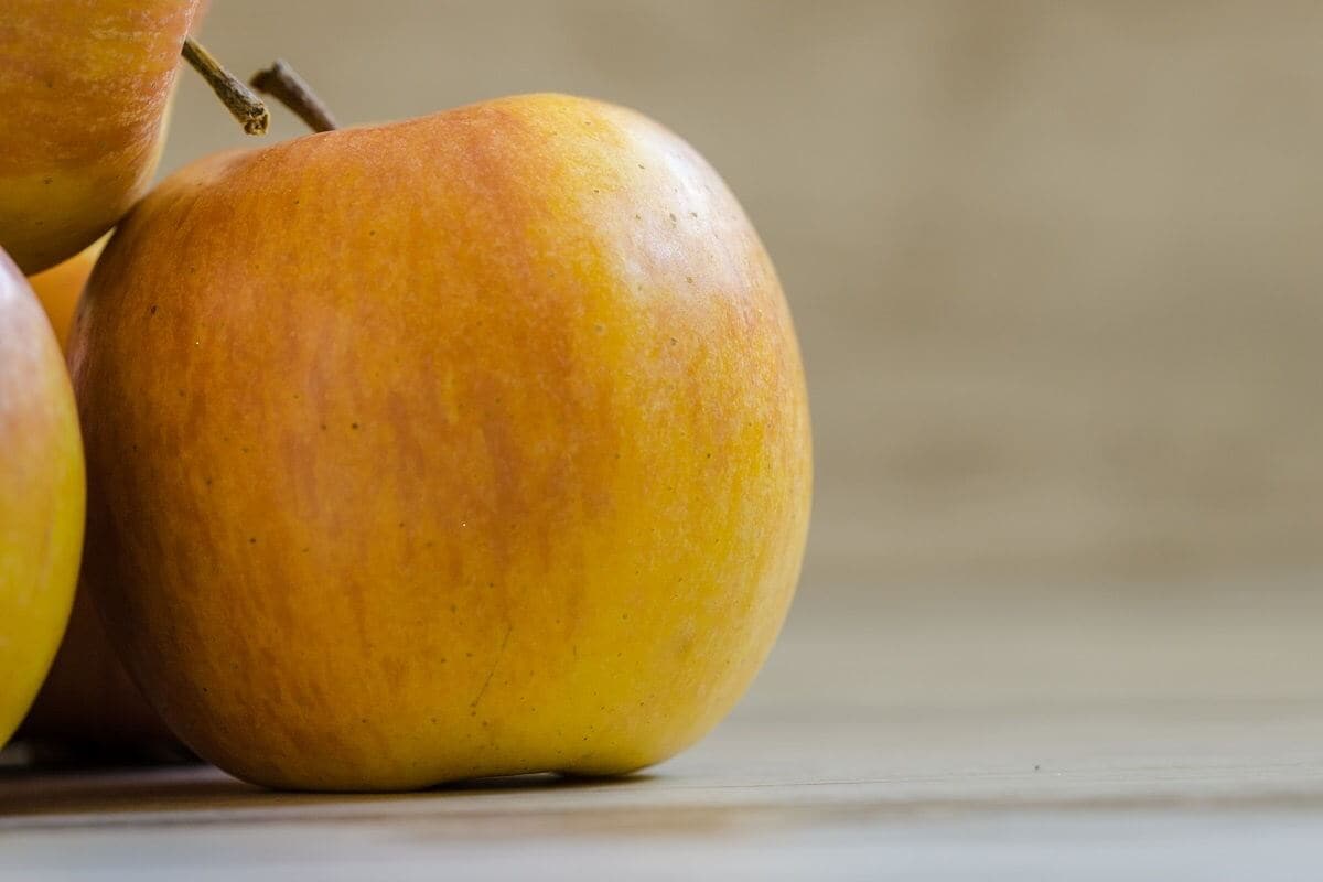  Buy The Latest Types of Yellow Honeycrisp Apple 